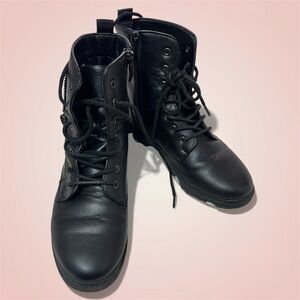 Black Lace-Up Combat Boots Sz 7 women’s
